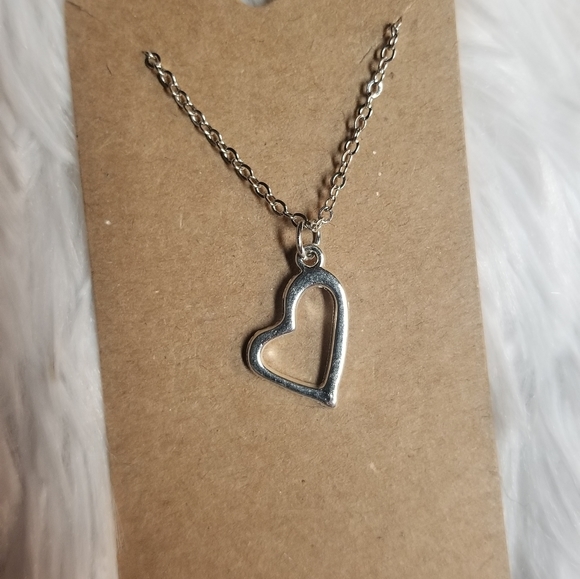 VALENTINE'S DAY Heart Necklace - Picture 5 of 7